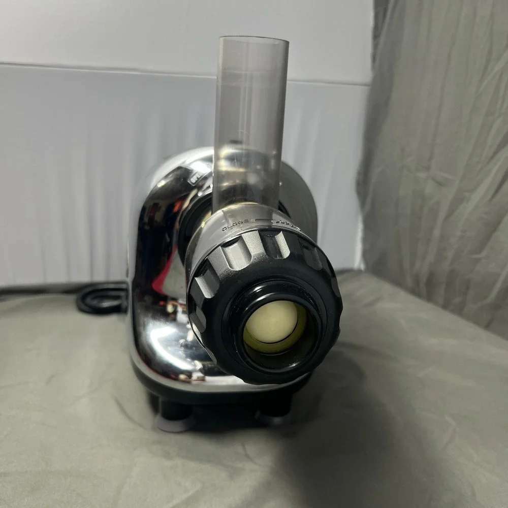 Omega Juicer 8005 Silver Chrome Masticating Juicer Fruit Vegetable Extractor